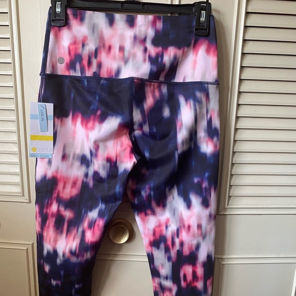 Zella live in capris - Picture 3 of 3